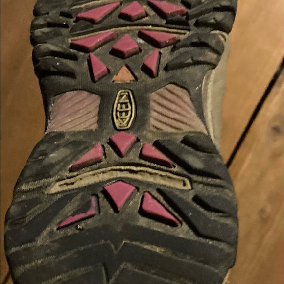 Keen leather hiking boots with Pink fabric accents great Ankle Support - Picture 10 of 13